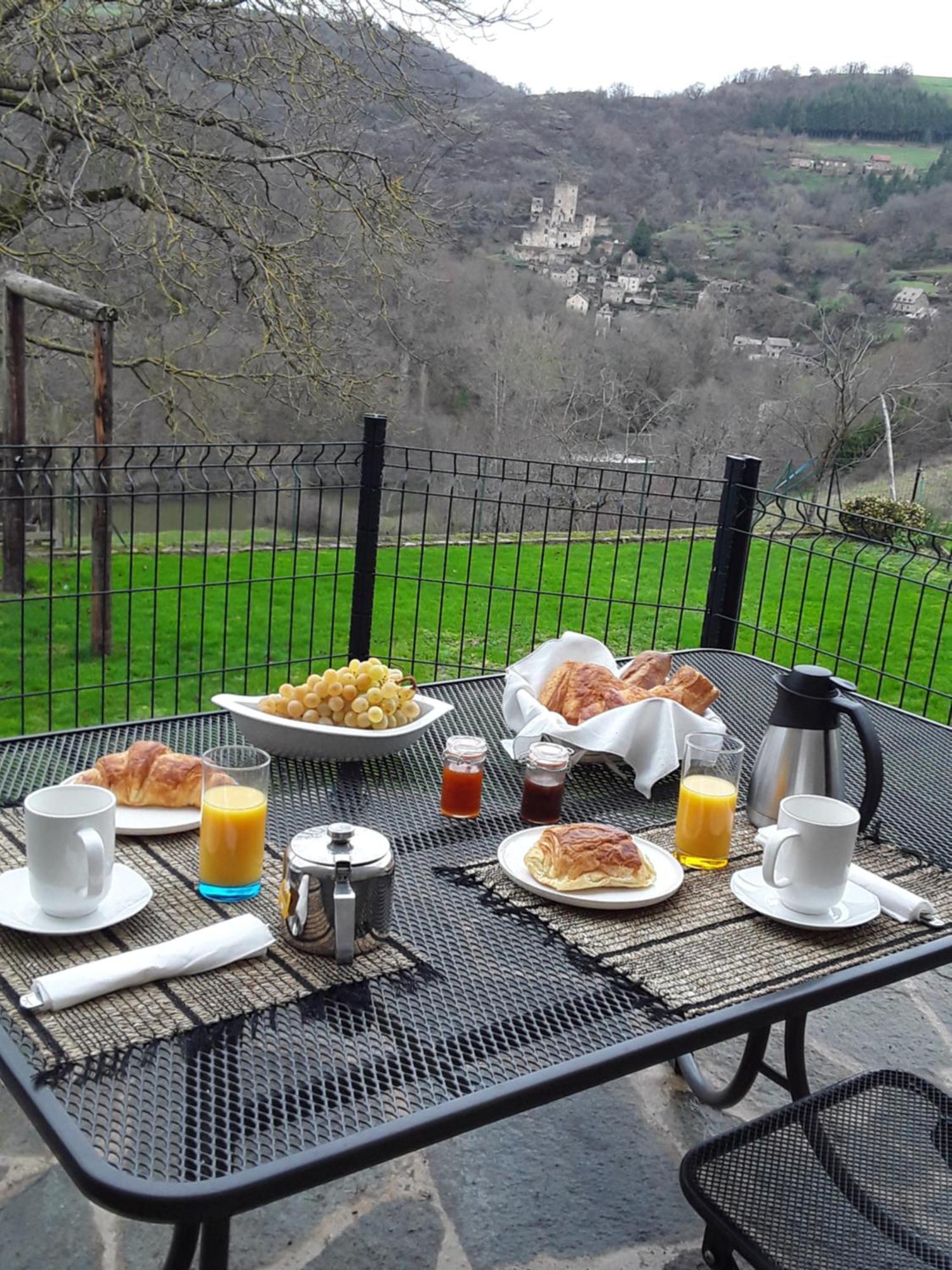 D'hotes Cadravals Belcastel Aveyron *
